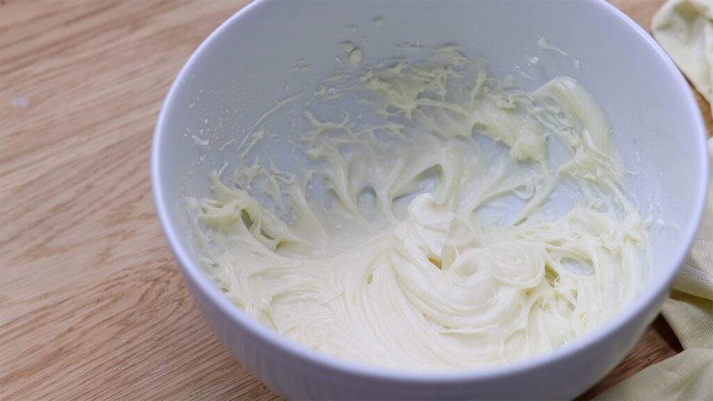 how to make cream cheese frosting without a stand mixer British Girl Bakes