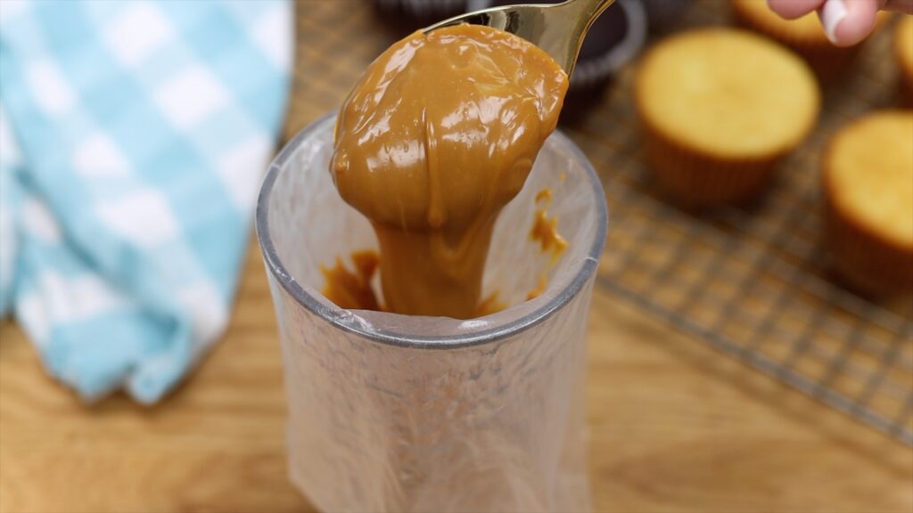 dulce de leche caramel how to fill a cupcake with 6 easy fillings