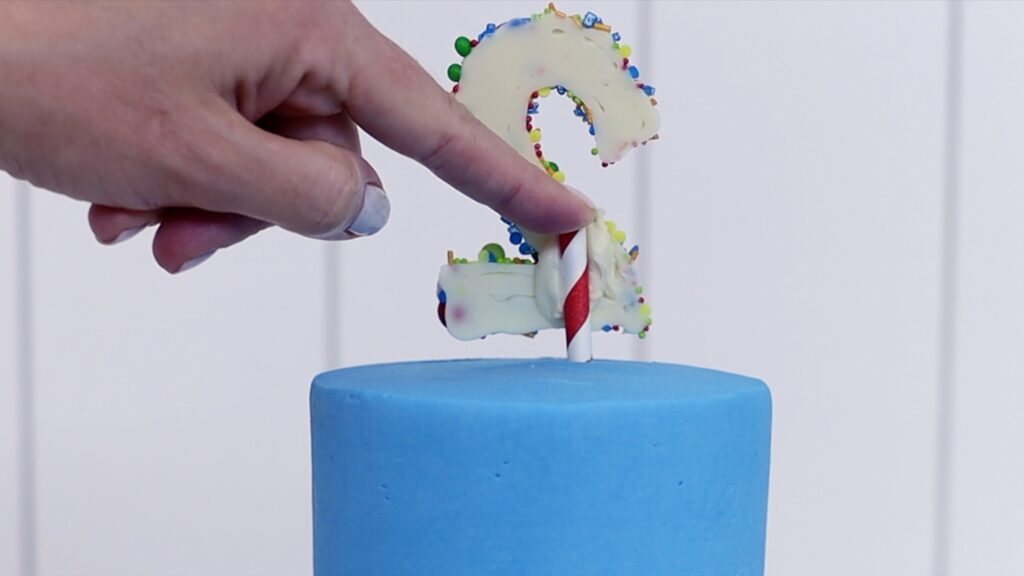 how to attach cake topper to cake with paper straw secret tool for cake decorating