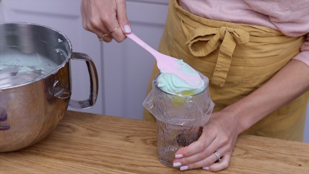 how to fill a piping bag in a glass 15 PIping Hacks for Cake Decorating