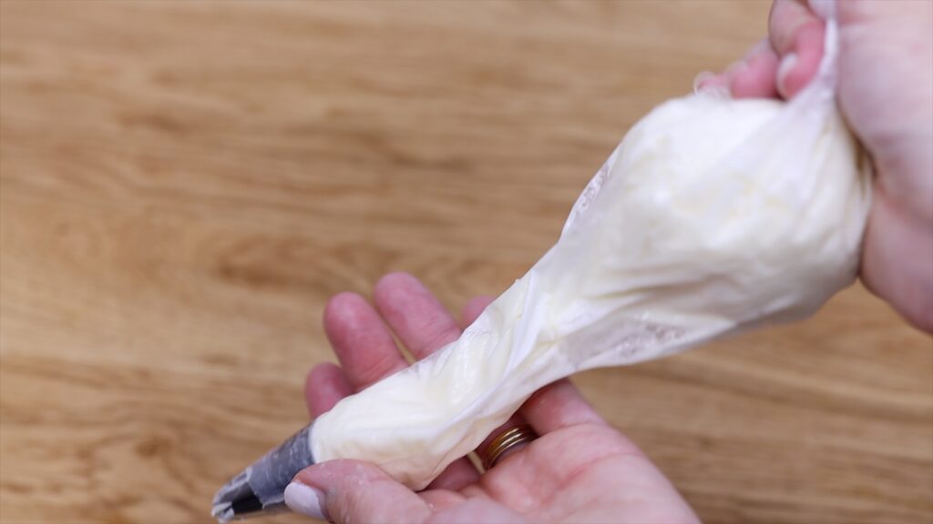 how to refill piping bags 15 PIping Hacks for Cake Decorating