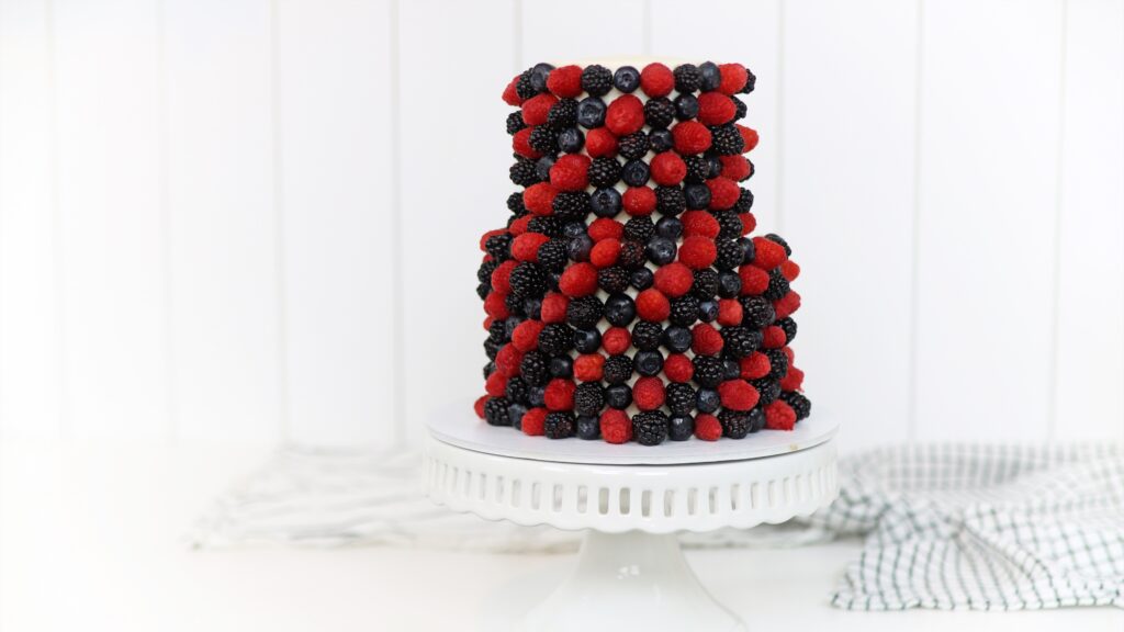 how to cover a cake with berries