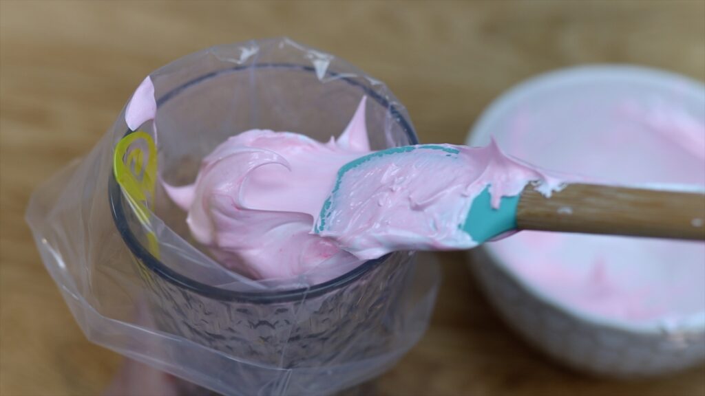 how to fill piping bags with meringue