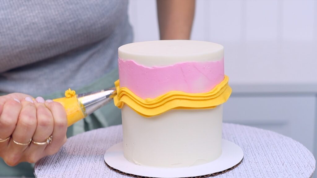 how to layer colurs on a rainbow cake