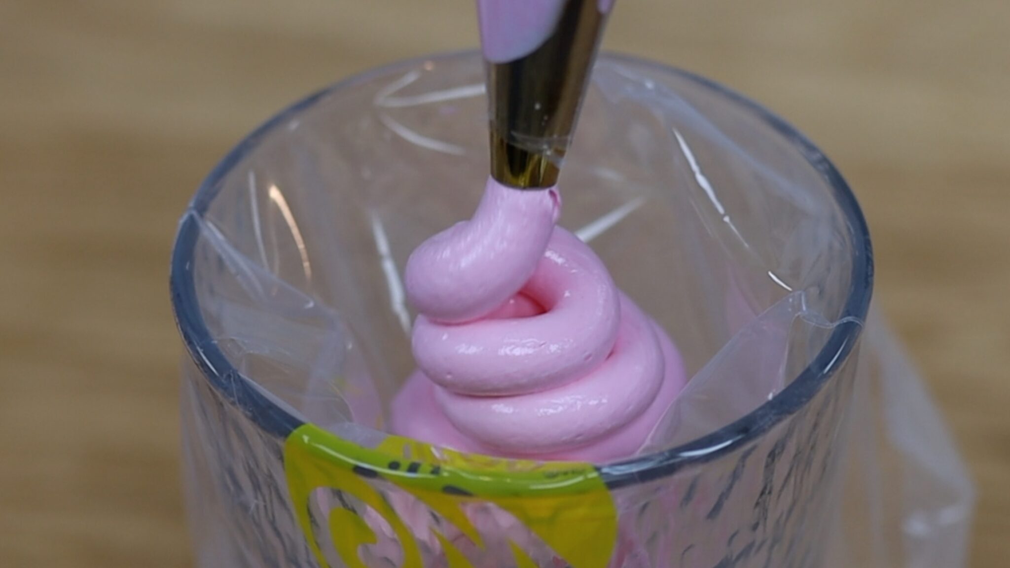 How to Make Meringues for Cake Decorating British Girl Bakes