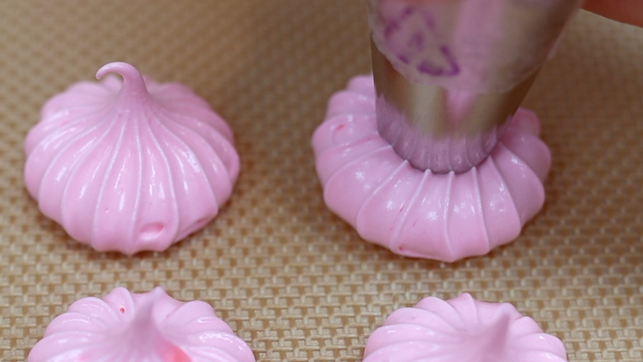 How to Make Meringues for Cake Decorating British Girl Bakes