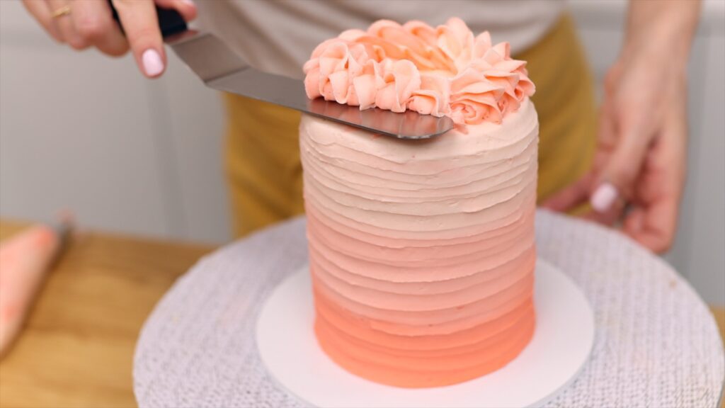 Don't Smudge the Icing! An Easy Way to Cover Decorated Cakes and