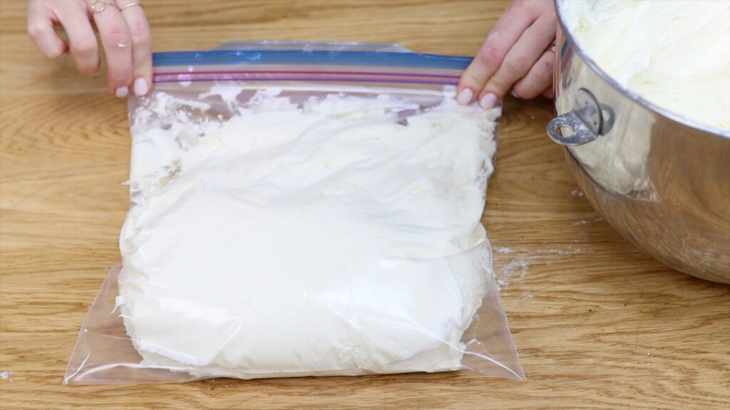 how to store buttercream frosting in the freezer