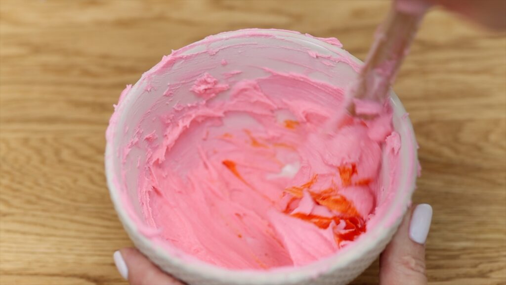 how to tint buttercream frosting