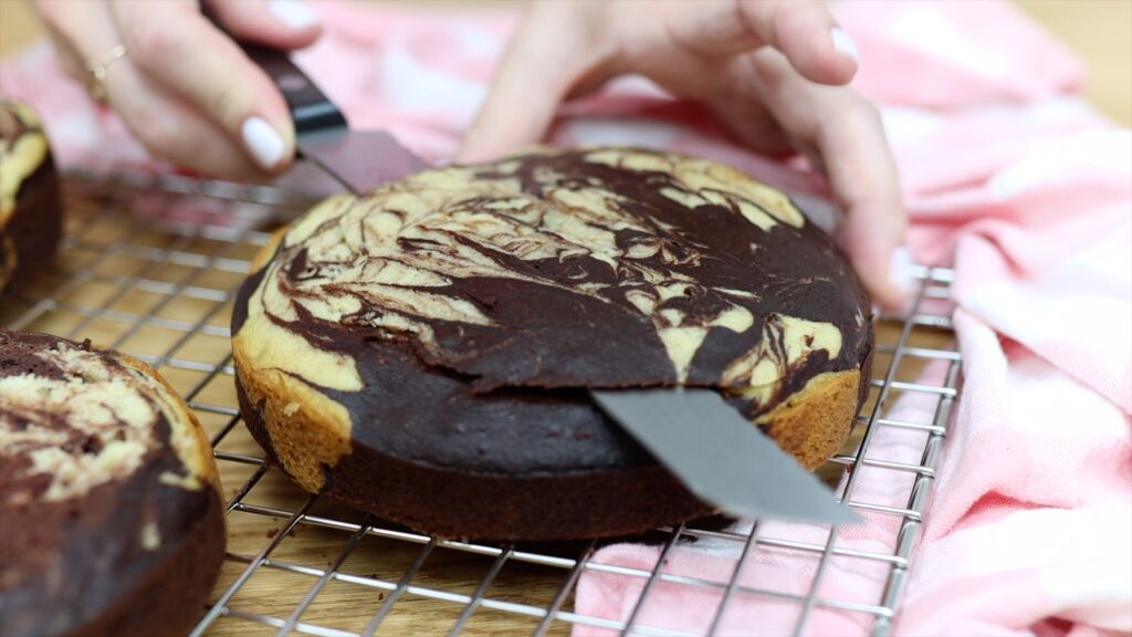 how to trim marble cake layers to level them