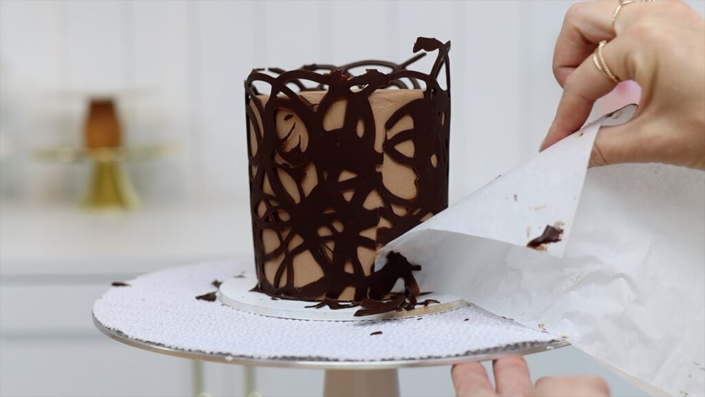 how to unwrap a chocolate collar cake