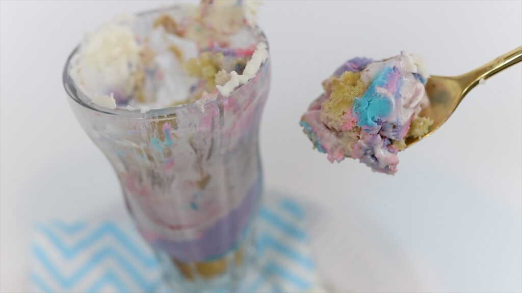 use leftover frosting to make a cake sundae