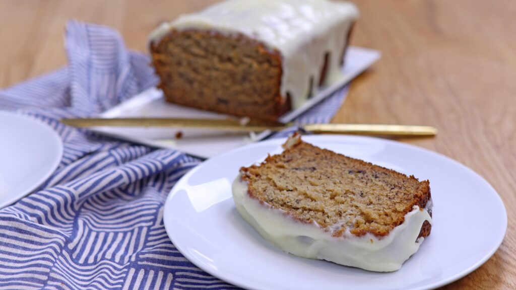 banana cake with cream cheese glaze