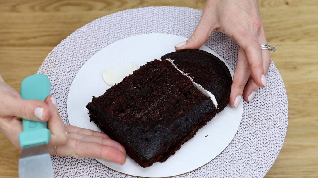 How to make a heart shaped cake without a heart pan