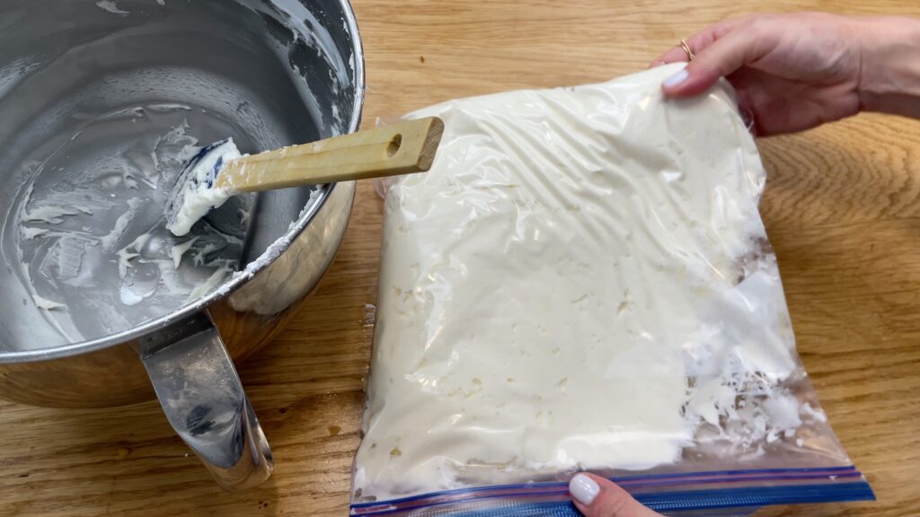 how to store cream cheese frosting in the freezer