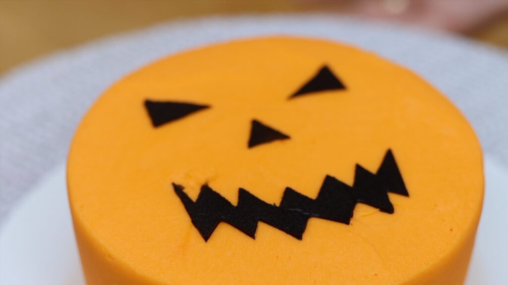 jack a lantern stencil mini cake