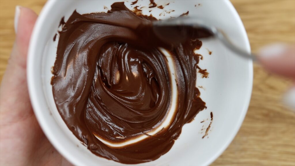 melted chocolate for black frosting