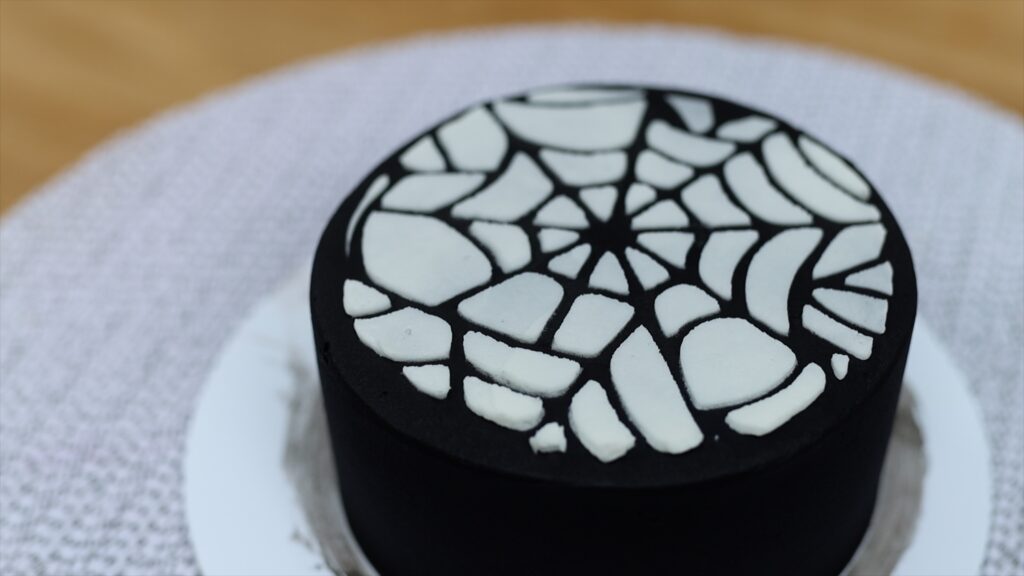 spiderweb cake for Halloween