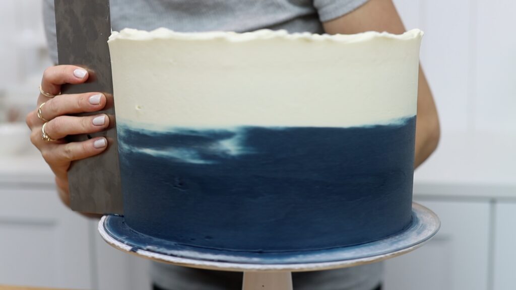 two tone frosting on cake