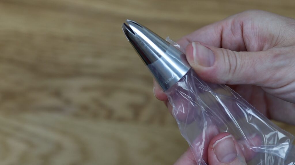 how to cut a piping bag to fit a piping tip