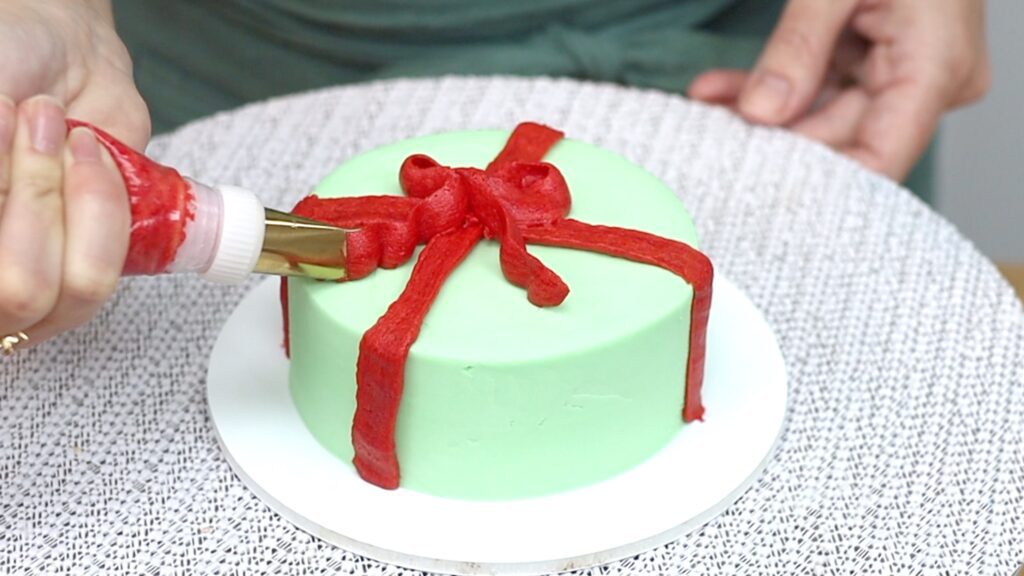 how to make a wrapped present cake