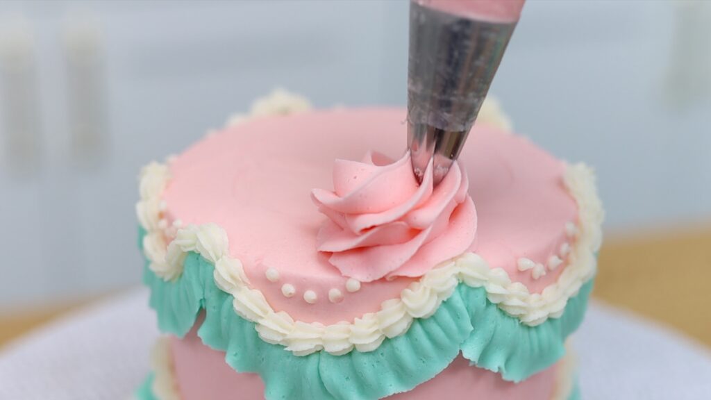 vintage cake trend