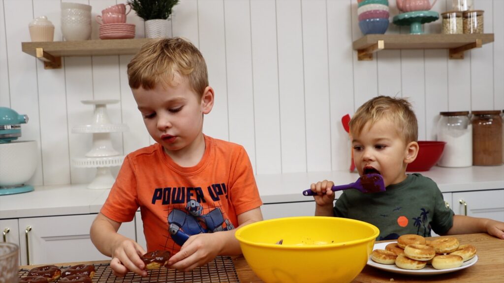 Essential Tools for Cake Decorating - British Girl Bakes