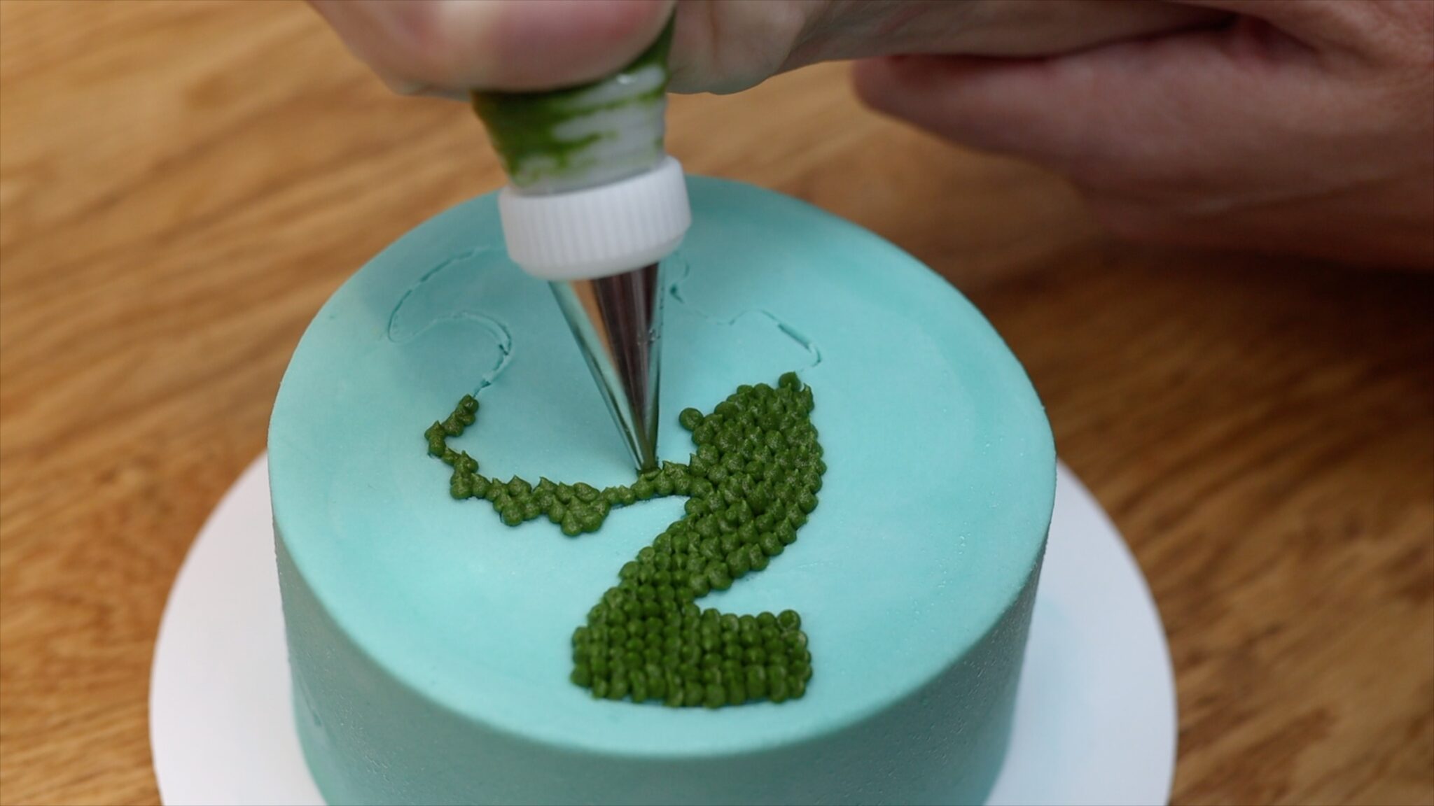 5 Buttercream Techniques that are BETTER than Fondant! - British Girl Bakes