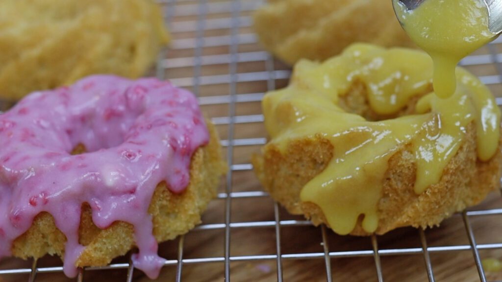 how to glaze ice vanilla mini bundt cakes copy