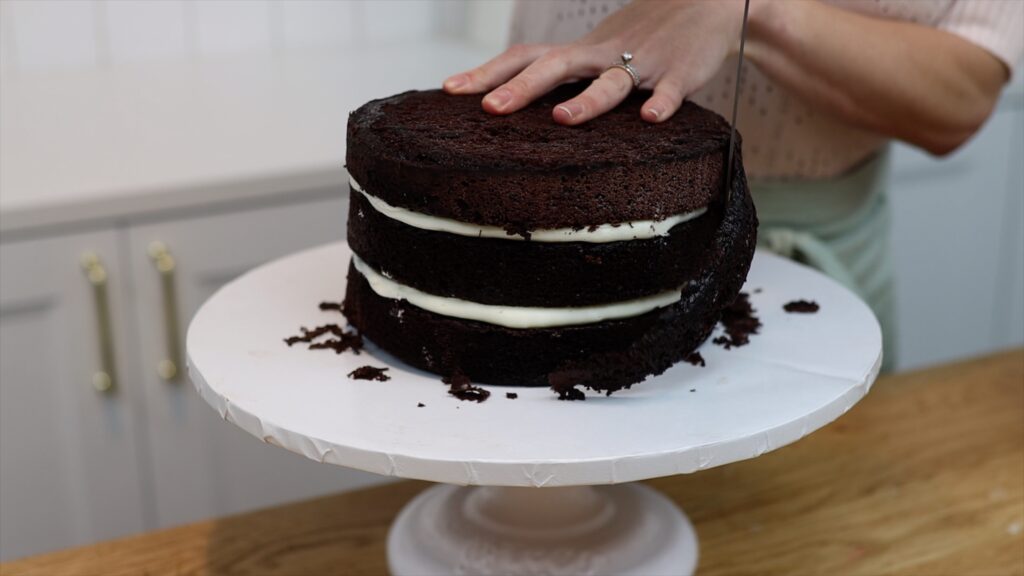 trim cake to make it straight