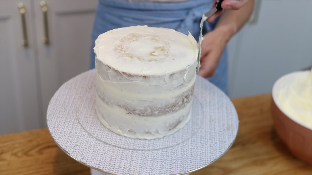 crumb coat cake before using acrylic discs