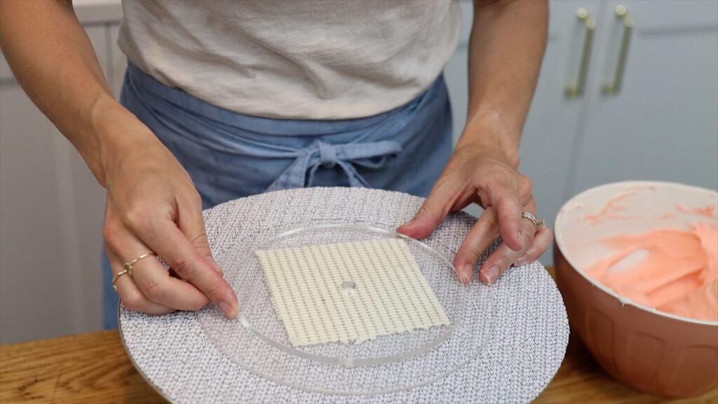 How to Use Acrylic Discs for Cakes - British Girl Bakes