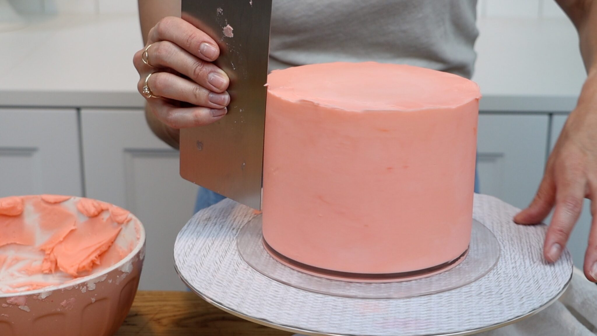 How to Use Acrylic Discs for Cakes British Girl Bakes