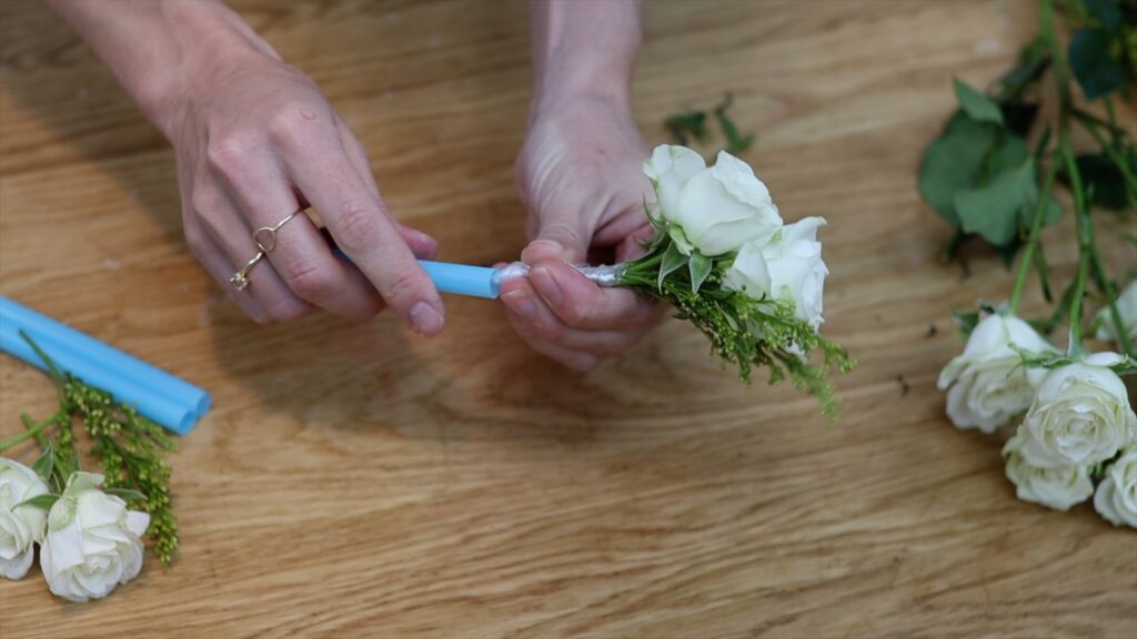 how to prepare fresh flowers to put on a cake