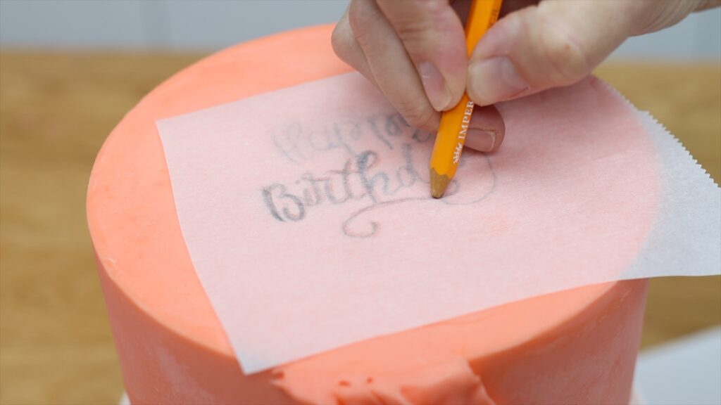 how to trace a message onto a cake