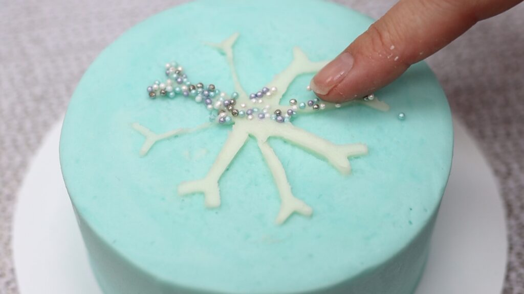 how to use cake stencils with buttercream