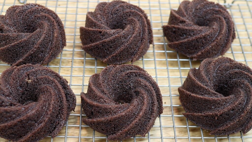 Small Batch Chocolate mini bundt cakes