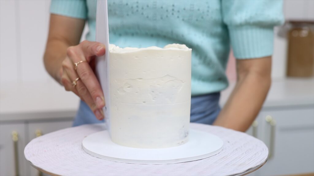 how to frost a tier cake