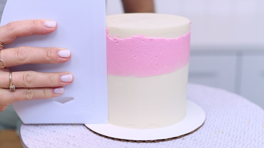 how to layer frosting on a cake