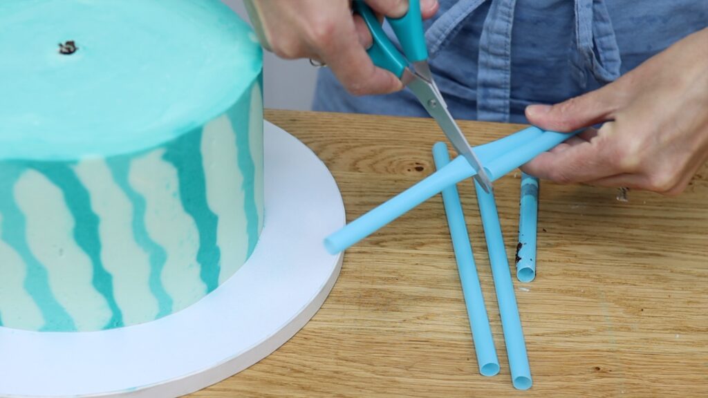 how to measure straws for supports in tier cake