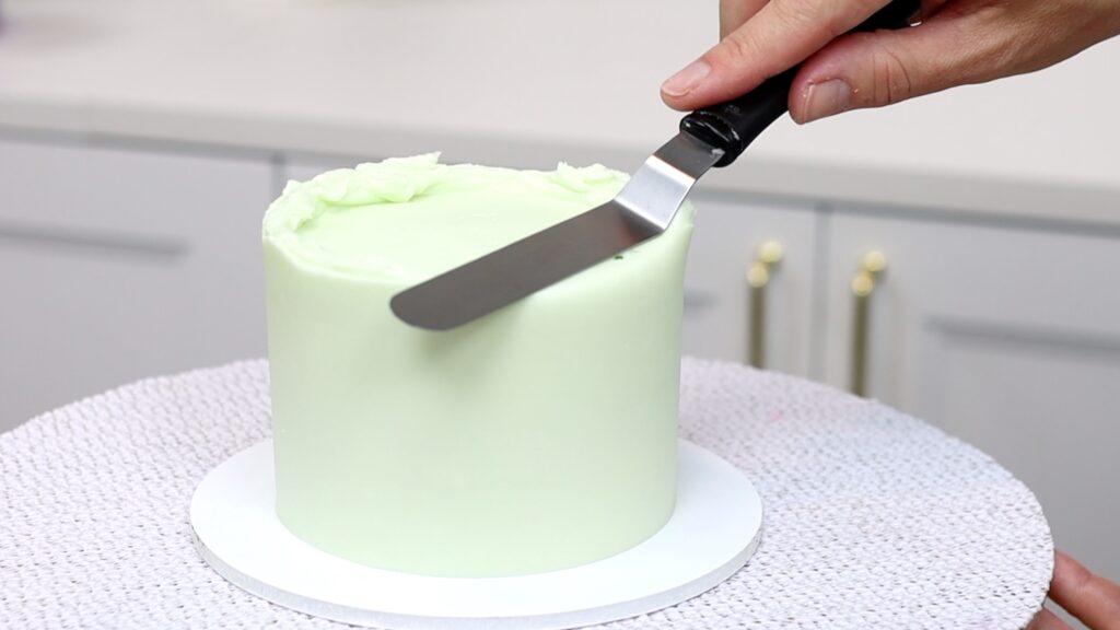 sharp edges on mini cakes