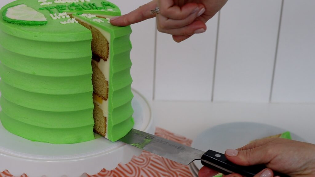 how to cut the perfect cake slice