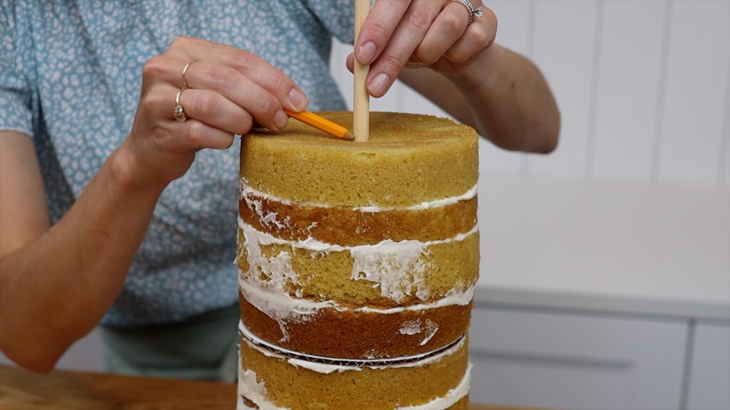 how to dowel a double barrel cake