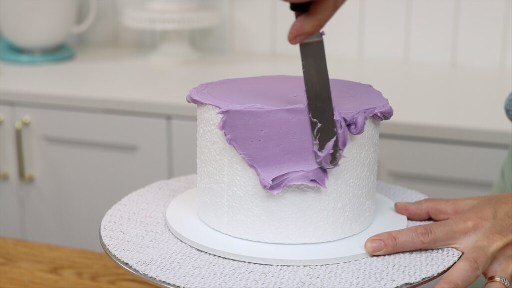 how to frost a cake dummy