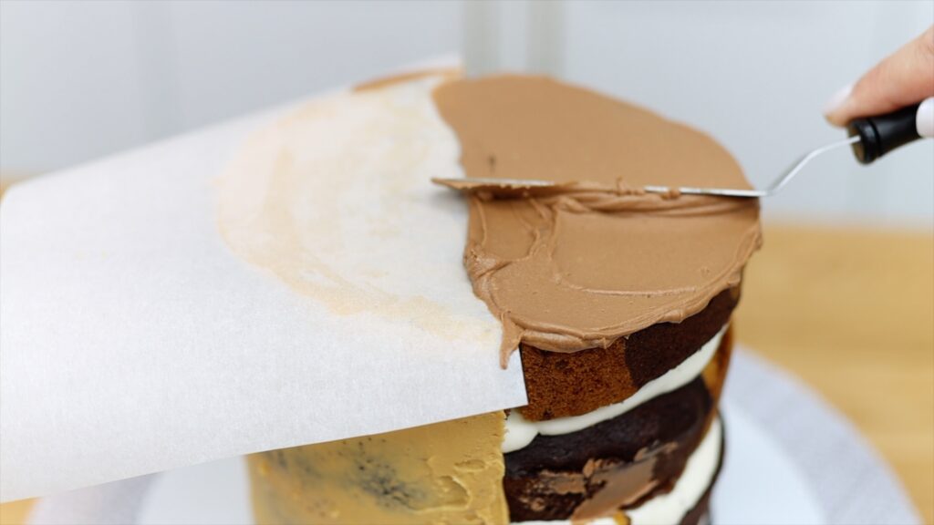 how to frost the top of a cake half and half