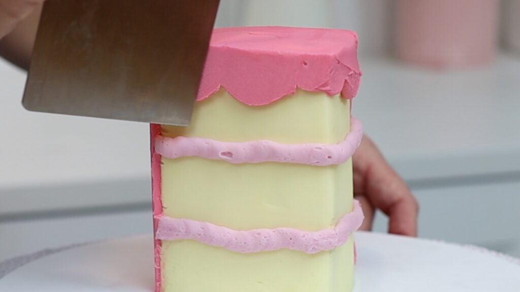 how to get smooth frosting on buttercream cartoon cakes