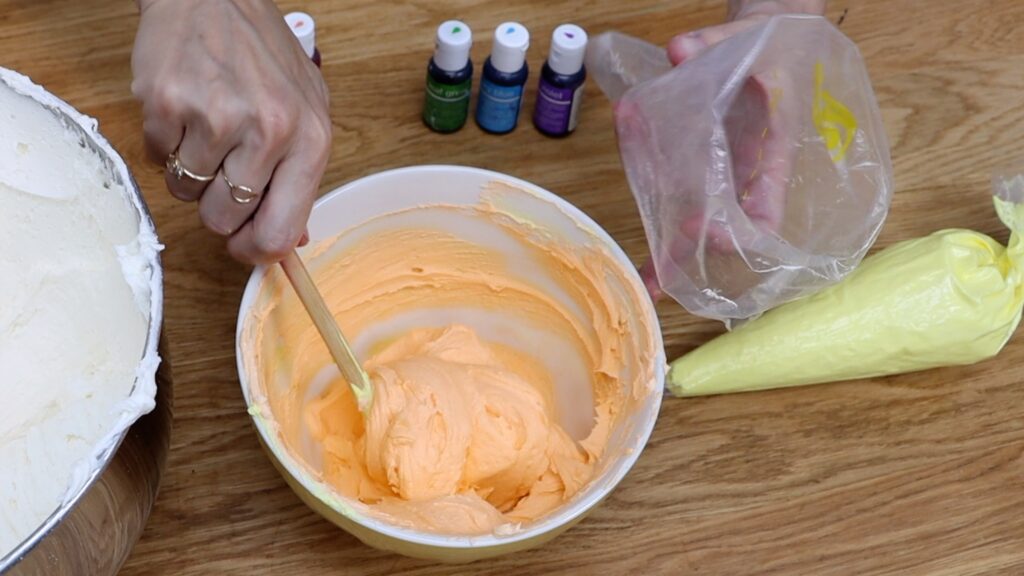 how to make rainbow colours in one bowl for frosting a cake