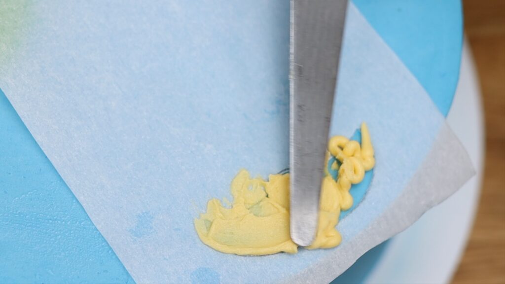 layered stencils with buttercream for character cakes