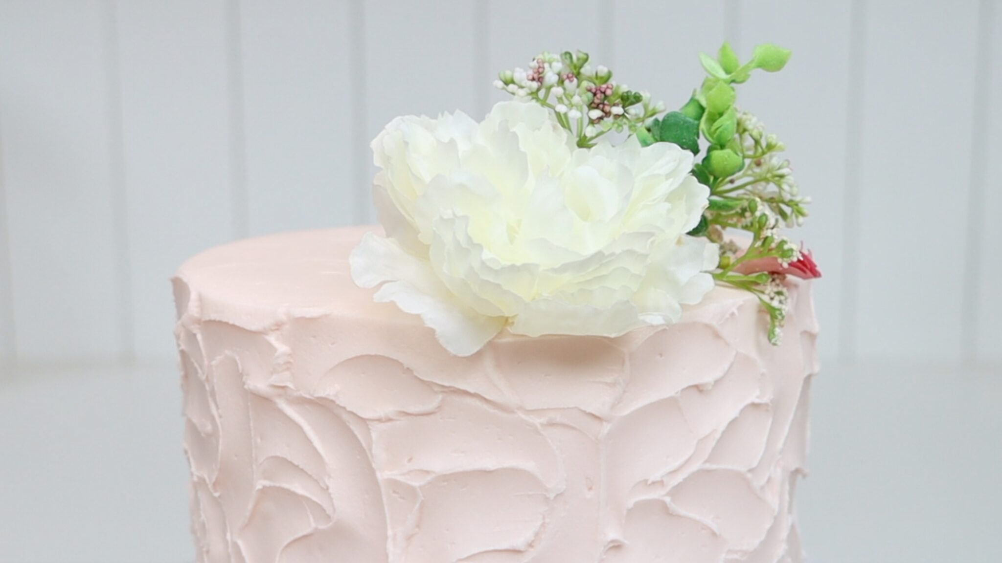 How to Decorate a Cake without Tools - British Girl Bakes