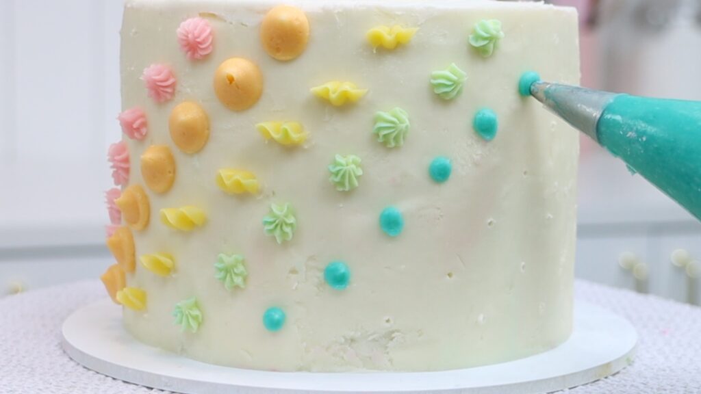 diagonal patterns on cakes using parchment stencil grid